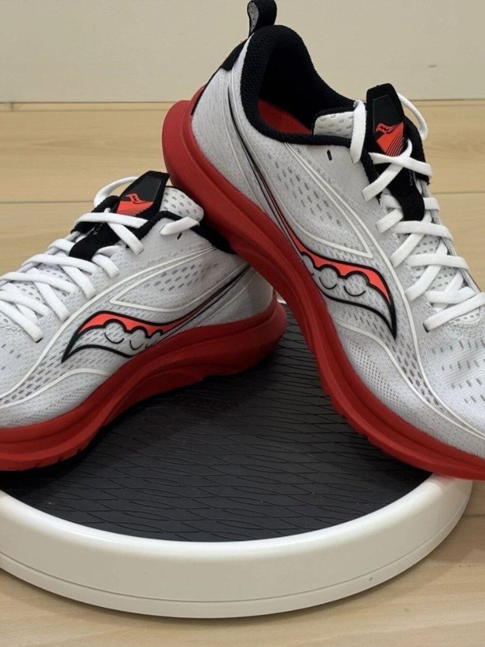 Saucony Kinvara 13 Running Shoes, W10/M8.5, Lightweight Trainer, Gym, Sneaker